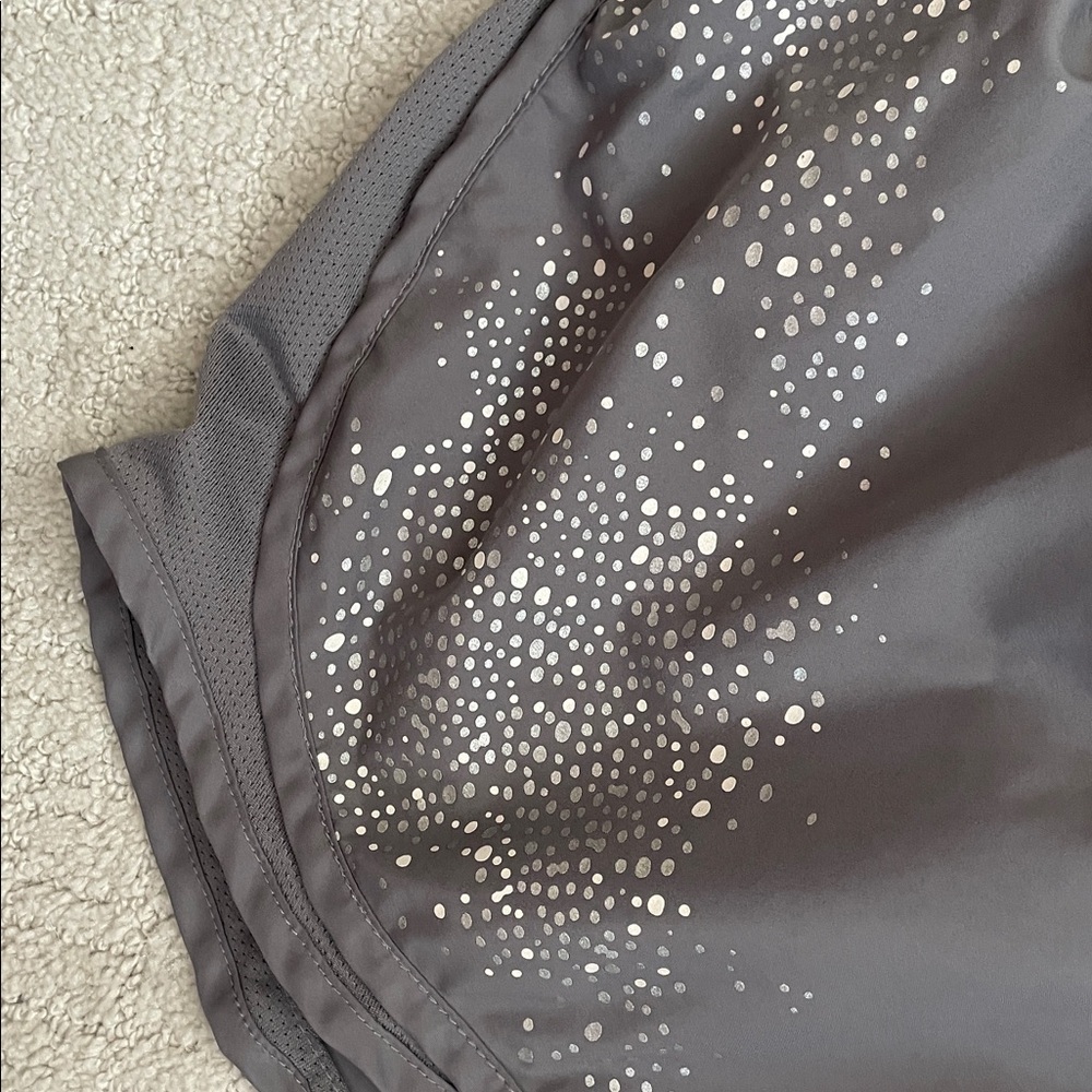 Nike Women's Gray Patterned Athletic Shorts - Picture 4 of 5